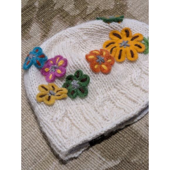 Turtle Fur Cable Knit Wool Fleece Lined Beanie Women One Size Cream Felt Flowers - Picture 7 of 7